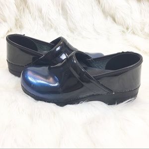 ⤵️$19 Dansko Blue Ombre Patent Leather Clog w Box